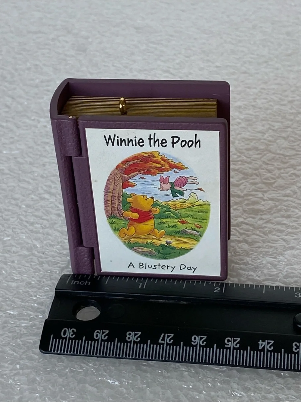 Vintage 2000 Hallmark Keepsake Ornament Winnie The Pooh 